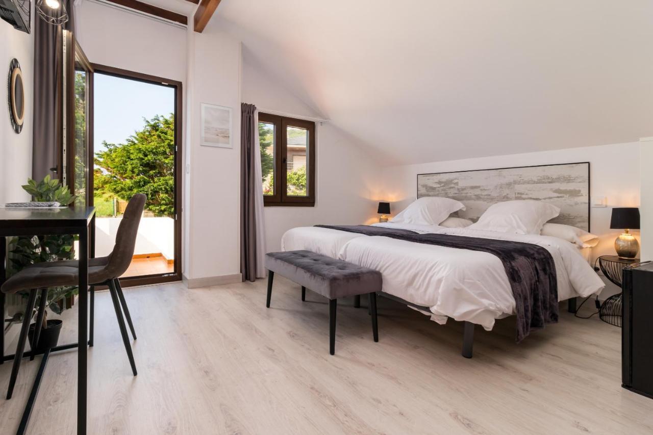 Hotel Sanmar Cobreces Bagian luar foto