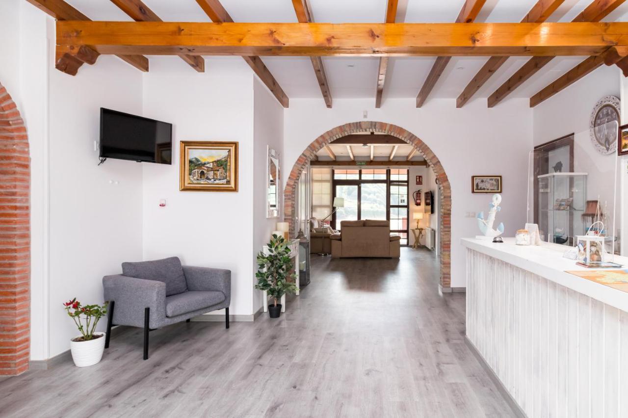 Hotel Sanmar Cobreces Bagian luar foto