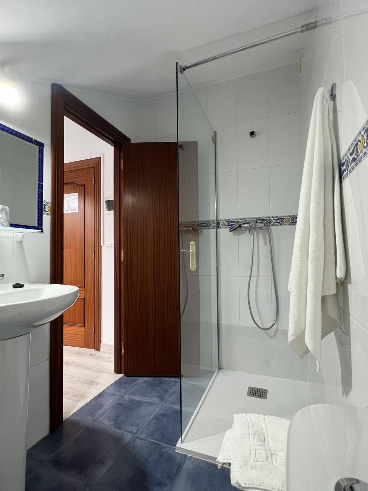 Hotel Sanmar Cobreces Bagian luar foto