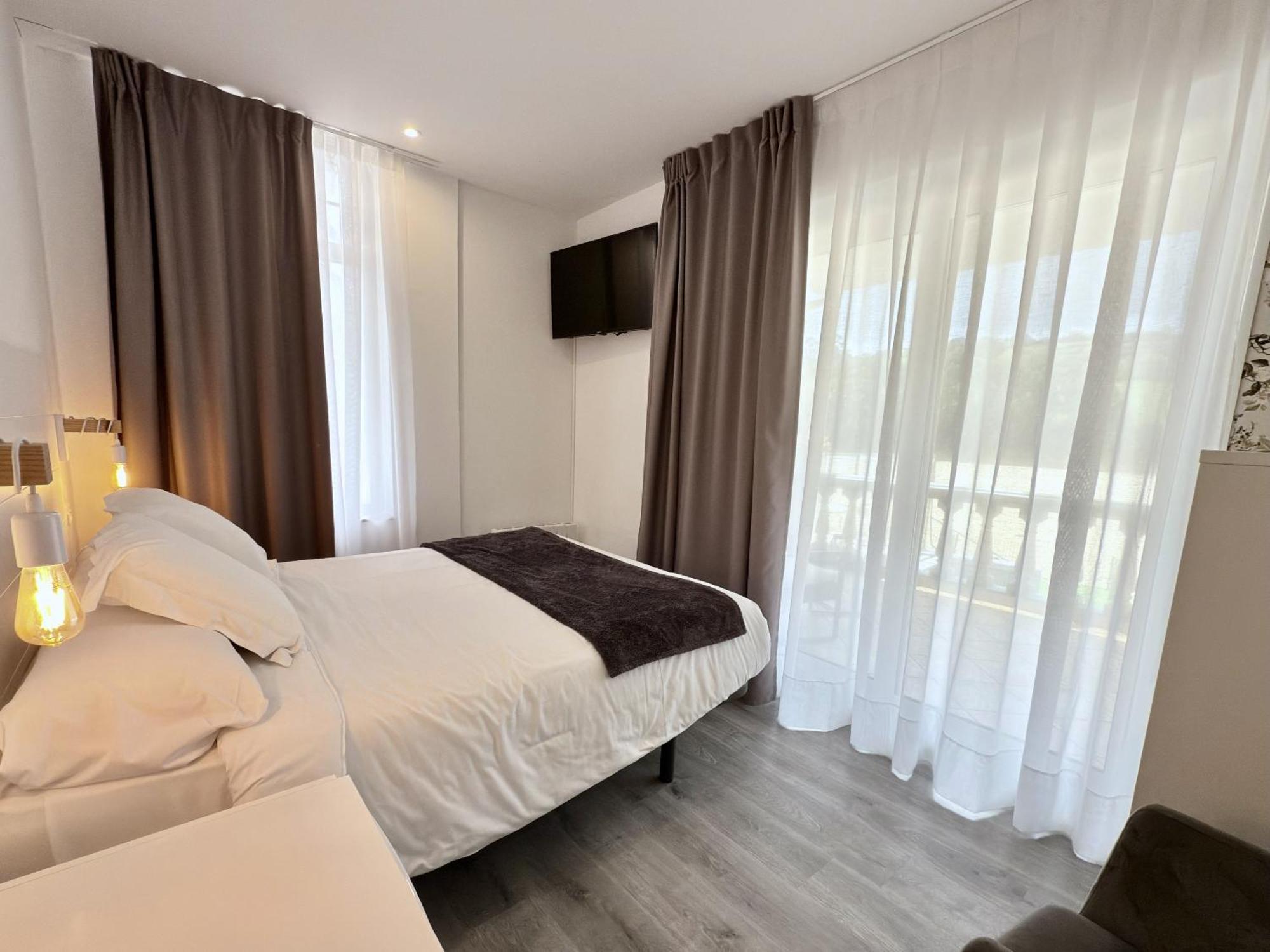 Hotel Sanmar Cobreces Bagian luar foto